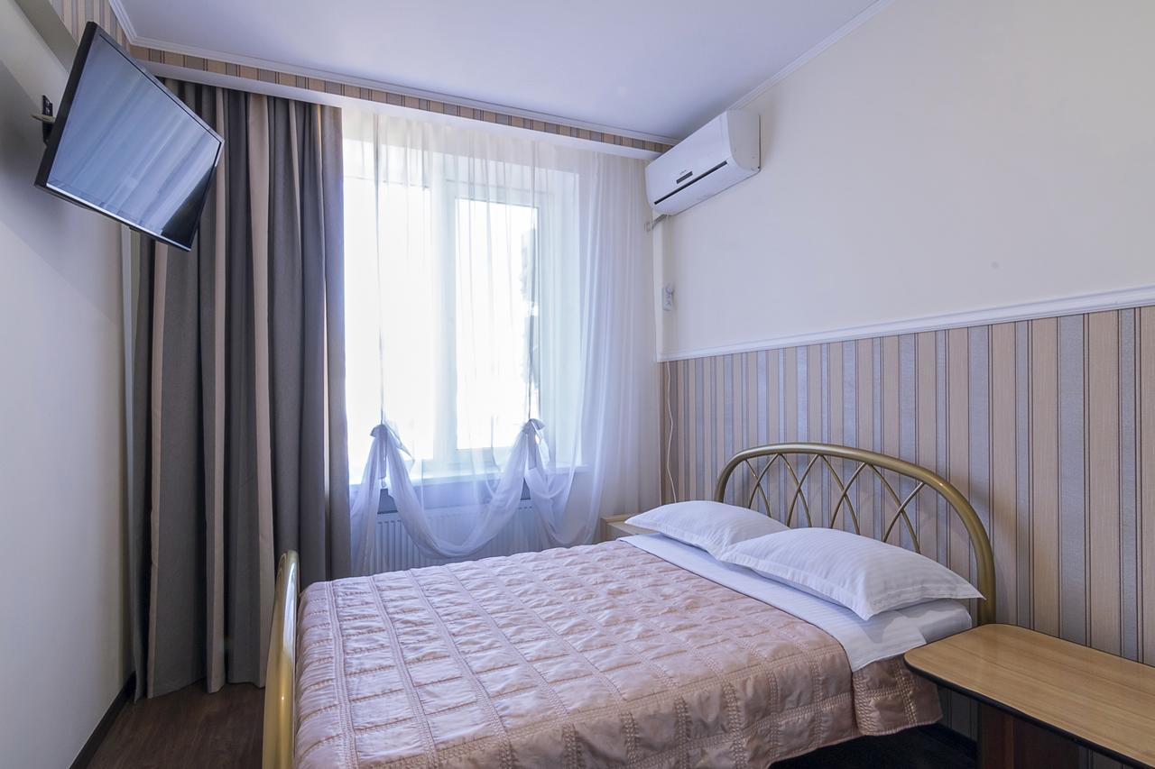 Centralny Hotel Кривой Рог Экстерьер фото