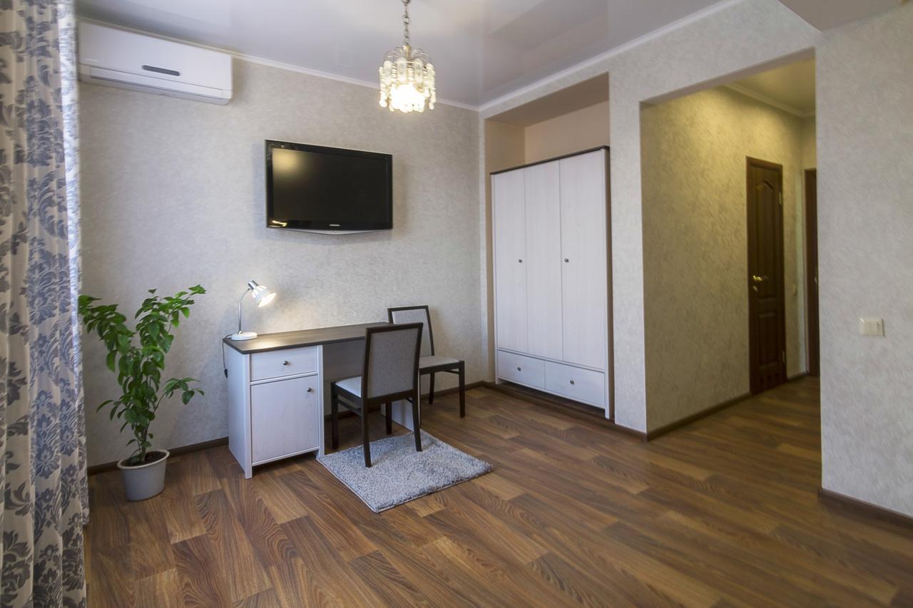 Centralny Hotel Кривой Рог Экстерьер фото