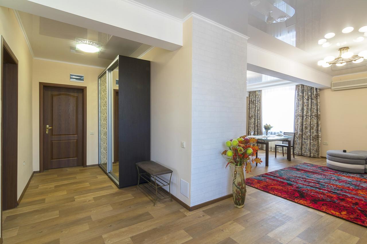 Centralny Hotel Кривой Рог Экстерьер фото