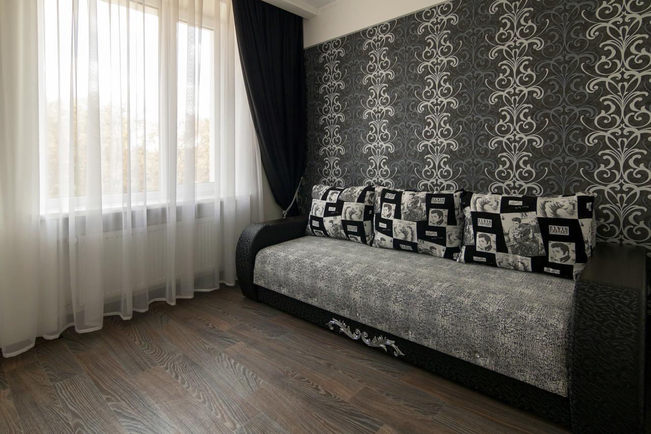 Centralny Hotel Кривой Рог Экстерьер фото