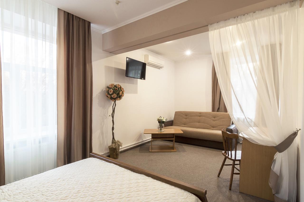 Centralny Hotel Кривой Рог Экстерьер фото